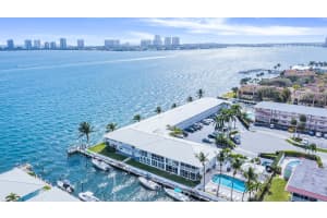 100 Lehane Ter 9 Terrace 9, North Palm Beach 100 Lehane Ter 9 Terrace 9, North Palm Beach