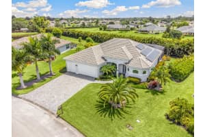 4797 Four Lakes Circle Sw, Vero Beach