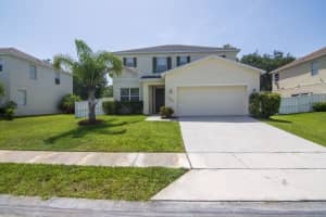 707 Carriage Lake Way, Vero Beach