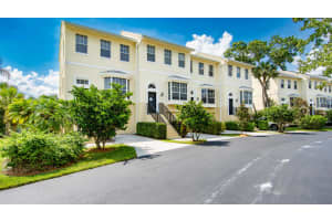 1625 42nd Square 103, Vero Beach