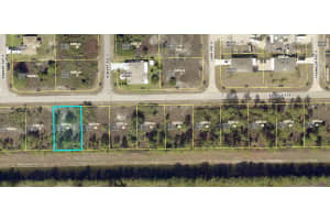 1018 Kanuga Street E, Lehigh Acres