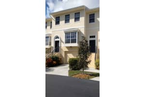 1625 42nd Square 102, Vero Beach