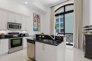 701 S Olive Avenue 211