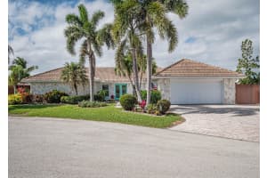 115 Queen Catherina Court, Hutchinson Island