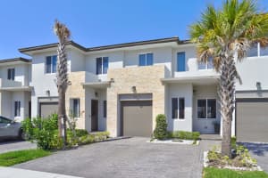 921 Pioneer Way, Royal Palm Beach