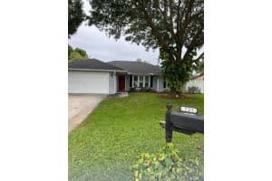 731 24th Square, Vero Beach