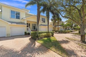 3545 Sw Sawgrass Villas Drive 2, Palm City