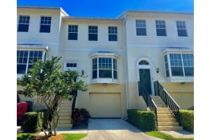 1685 42nd Square 103, Vero Beach