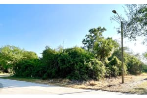 2336 13th Avenue Sw, Vero Beach