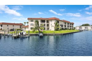 313 Lake Circle 111, North Palm Beach