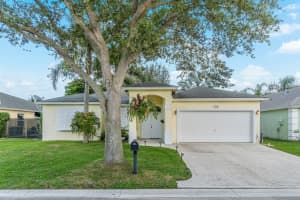 1418 Fairway Circle, Greenacres