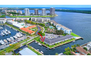 68 Yacht Club Drive 2, North Palm Beach 68 Yacht Club Drive 2, North Palm Beach