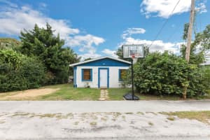 8493 Se Date Street, Hobe Sound