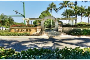 102 Chasewood Circle, Palm Beach Gardens