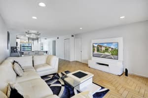 9290 Vista Del Lago 11c, Boca Raton