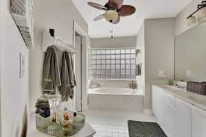 12585 Sw 9th Place, Davie