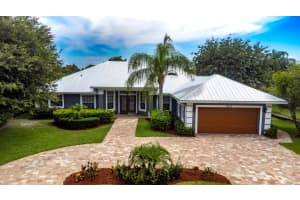 2054 Sw Hunters Club Way, Palm City