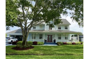 1045 Sw Sand Oak Drive, Palm City