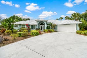 8824 Se Marina Bay Drive, Hobe Sound