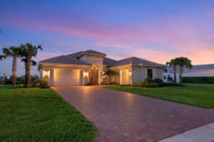 5565 Sw Star Apple Street, Palm City