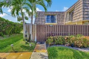 1530 Forest Lakes Circle B, West Palm Beach