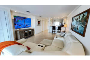 4540 Ne Sandpebble Trace 402, Stuart