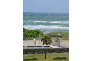 2545 S Ocean Boulevard 406, Palm Beach