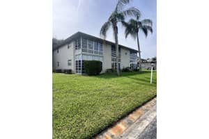 13 Lake Vista Trail 205, Port Saint Lucie