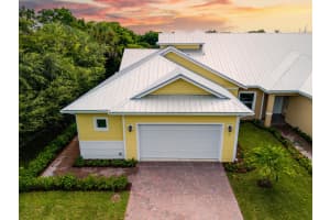 1805 Bridgepointe Circle 1, Vero Beach