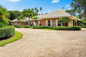 58 Country Road S, Village Of Golf