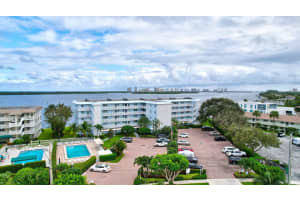 60 Yacht Club Drive 106, North Palm Beach