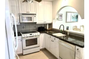 7633 Tahiti Lane 204, Lake Worth