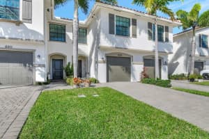 6013 Woods Edge Circle, Riviera Beach