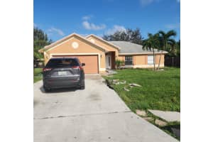 1317 Se Laconia Lane Lane, Port Saint Lucie