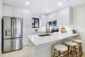 702 Club Drive, Palm Beach Gardens