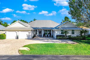 1928 Sw Hunters Club Way, Palm City