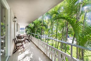 139 Sunrise Avenue 202, Palm Beach