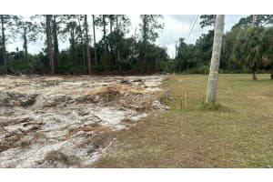 21 Mcarthur Avenue, Lehigh Acres