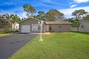 6380 Summer Sky Lane, Greenacres