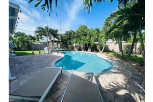 1020 S 14th Court, Lantana