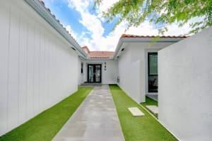 51 Woods Lane, Boynton Beach