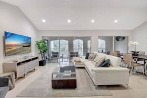 7370 Orangewood Lane 305, Boca Raton