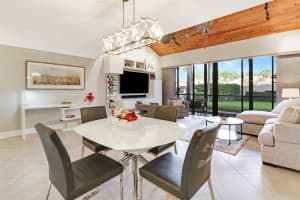 204 Old Meadow Way, Palm Beach Gardens