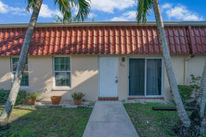 827 Salem Lane, Lake Worth