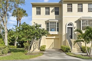 1630 42nd Square 101, Vero Beach