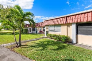 528 Franconia Circle, Lake Worth