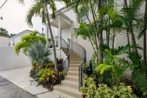 151 S County Road 2nd Fl, Palm Beach