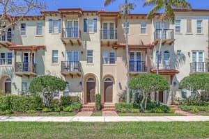 54 Via Floresta Drive, Boca Raton