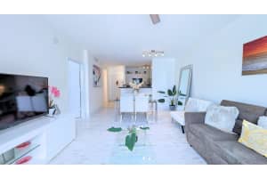 720 S Sapodilla Avenue 203, West Palm Beach