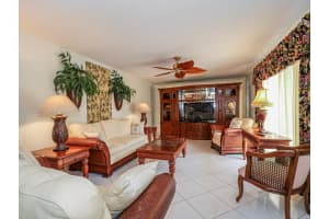 510 N Tropic Lane 10d, Vero Beach
